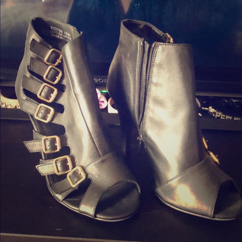 Lane Collection Leather Buckle Boot